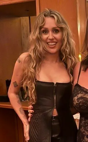 Miley Cyrus OnlyFans Leaked Free Thumbnail Picture - #DhizK3Yt1q