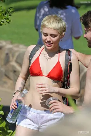 Miley Cyrus OnlyFans Leaked Free Thumbnail Picture - #DrVR2zPpx1