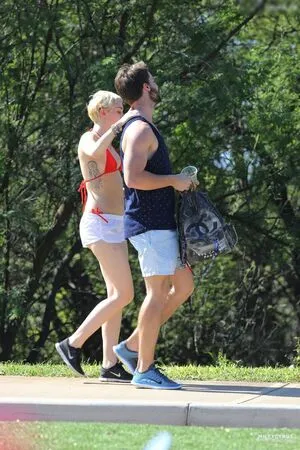 Miley Cyrus OnlyFans Leaked Free Thumbnail Picture - #E2Id44UNzz