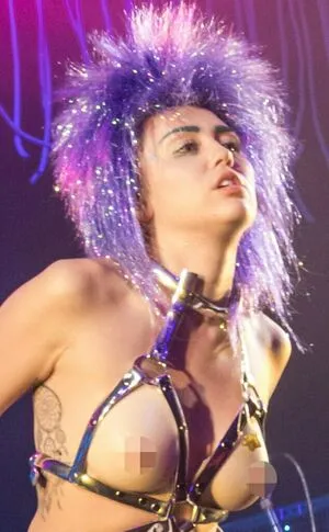 Miley Cyrus OnlyFans Leaked Free Thumbnail Picture - #E849pxFDPV