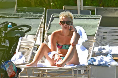 Miley Cyrus OnlyFans Leaked Free Thumbnail Picture - #EFNOMKZ6bc
