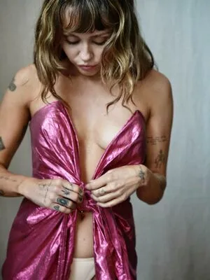 Miley Cyrus OnlyFans Leaked Free Thumbnail Picture - #ESiaR4TwOg