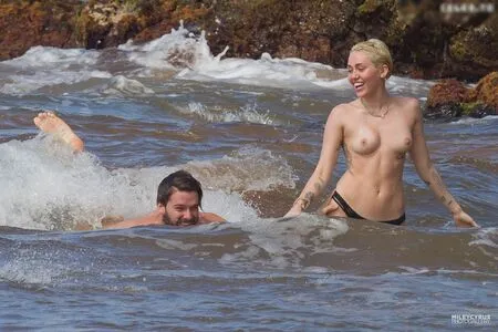 Miley Cyrus OnlyFans Leaked Free Thumbnail Picture - #Ej6Z5prole