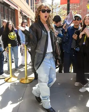 Miley Cyrus OnlyFans Leaked Free Thumbnail Picture - #EjmMnLG0i1