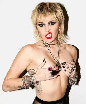 Miley Cyrus OnlyFans Leaked Free Thumbnail Picture - #Es6tn3CDpb