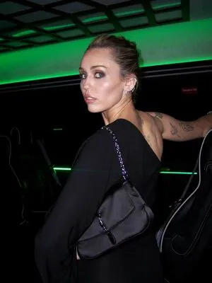 Miley Cyrus OnlyFans Leaked Free Thumbnail Picture - #FGy1RbL33I