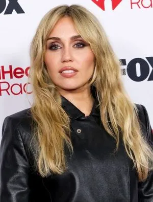 Miley Cyrus OnlyFans Leaked Free Thumbnail Picture - #FIlDIrdb6K