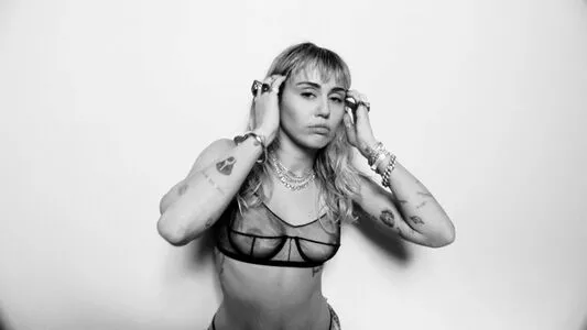 Miley Cyrus OnlyFans Leaked Free Thumbnail Picture - #G72MXK3P1t