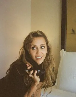 Miley Cyrus OnlyFans Leaked Free Thumbnail Picture - #GQeUE67BTa