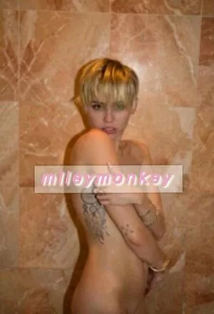 Miley Cyrus OnlyFans Leaked Free Thumbnail Picture - #GmVSqlfj2D