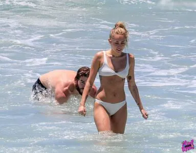 Miley Cyrus OnlyFans Leaked Free Thumbnail Picture - #H1JlmaaTZm