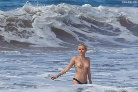 Miley Cyrus OnlyFans Leaked Free Thumbnail Picture - #H3qhrHEppB