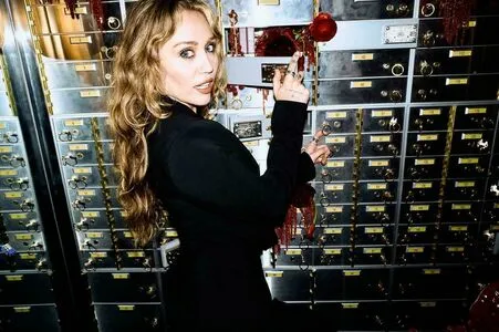 Miley Cyrus OnlyFans Leaked Free Thumbnail Picture - #HIk3Qas2V7