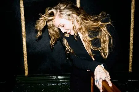 Miley Cyrus OnlyFans Leaked Free Thumbnail Picture - #HgPYFArEGL