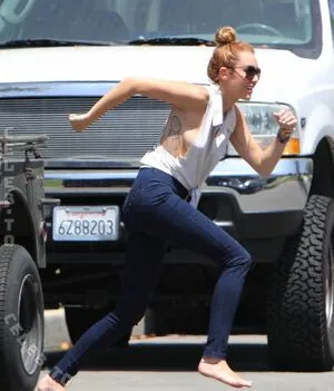 Miley Cyrus OnlyFans Leaked Free Thumbnail Picture - #HpL9fGx9Pb