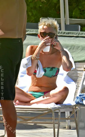 Miley Cyrus OnlyFans Leaked Free Thumbnail Picture - #IkzIWnnTfa