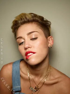 Miley Cyrus OnlyFans Leaked Free Thumbnail Picture - #JLVb5nDHb4