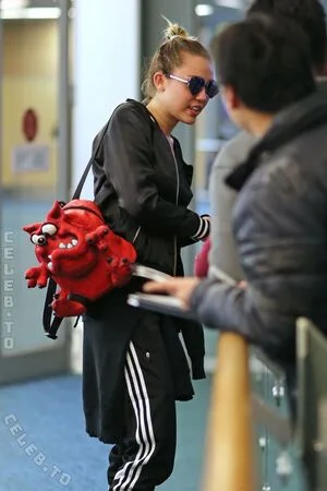 Miley Cyrus OnlyFans Leaked Free Thumbnail Picture - #JUrKpEOPAN