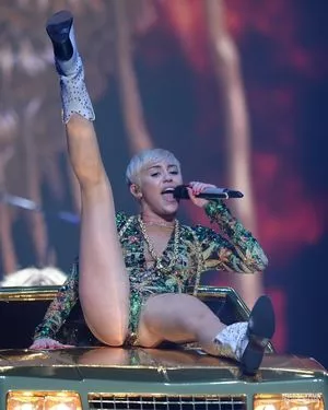 Miley Cyrus OnlyFans Leaked Free Thumbnail Picture - #JYQ1diSiHF