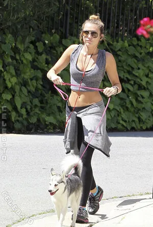 Miley Cyrus OnlyFans Leaked Free Thumbnail Picture - #JcsvcLh1CH