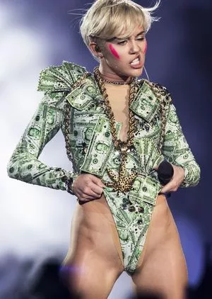 Miley Cyrus OnlyFans Leaked Free Thumbnail Picture - #JfwZjGKdzD