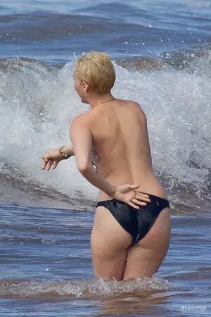Miley Cyrus OnlyFans Leaked Free Thumbnail Picture - #LJWZQ12j65