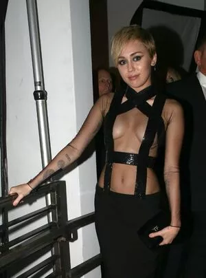 Miley Cyrus OnlyFans Leaked Free Thumbnail Picture - #LVCFkhFPX9