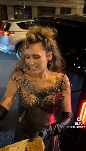Miley Cyrus OnlyFans Leaked Free Thumbnail Picture - #LdR9LAWtXk