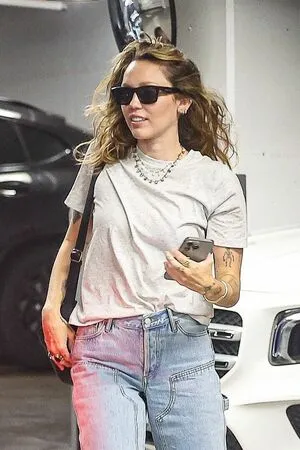 Miley Cyrus OnlyFans Leaked Free Thumbnail Picture - #LpXwJexAED