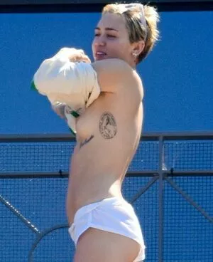 Miley Cyrus OnlyFans Leaked Free Thumbnail Picture - #MdZsNOIe5d