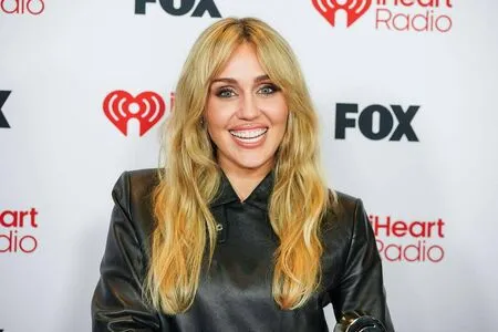Miley Cyrus OnlyFans Leaked Free Thumbnail Picture - #Mp3n4VQ16h