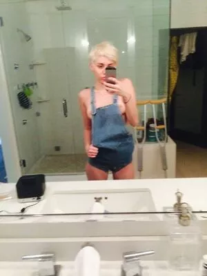 Miley Cyrus OnlyFans Leaked Free Thumbnail Picture - #N5HrcOcbnv