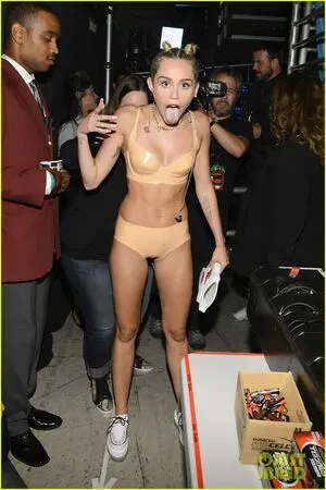 Miley Cyrus OnlyFans Leaked Free Thumbnail Picture - #NG1OO3z2BS