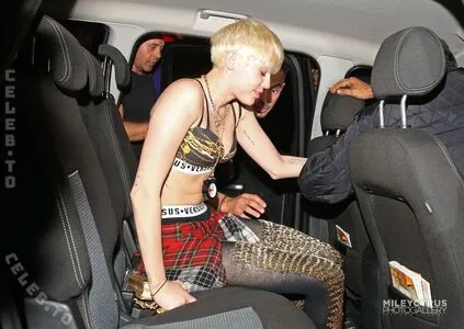 Miley Cyrus OnlyFans Leaked Free Thumbnail Picture - #NJbAdyb0pe