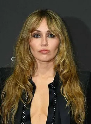 Miley Cyrus OnlyFans Leaked Free Thumbnail Picture - #NcnitcVzrh