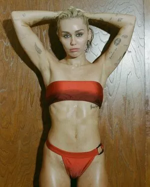 Miley Cyrus OnlyFans Leaked Free Thumbnail Picture - #NxT6IrxFk3