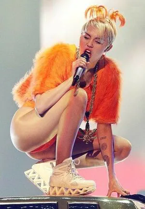 Miley Cyrus OnlyFans Leaked Free Thumbnail Picture - #O8VG8mNQZ9