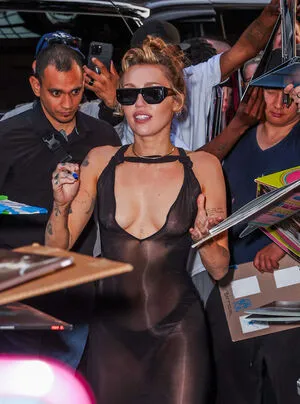 Miley Cyrus OnlyFans Leaked Free Thumbnail Picture - #OJdTMswOPZ