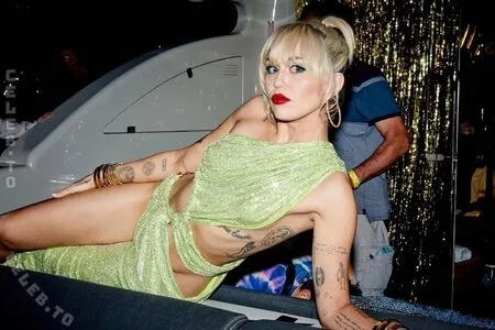 Miley Cyrus OnlyFans Leaked Free Thumbnail Picture - #OjzEw4WZa5