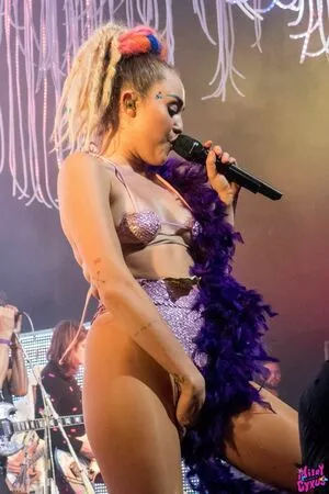 Miley Cyrus OnlyFans Leaked Free Thumbnail Picture - #OlSBXyIIkB