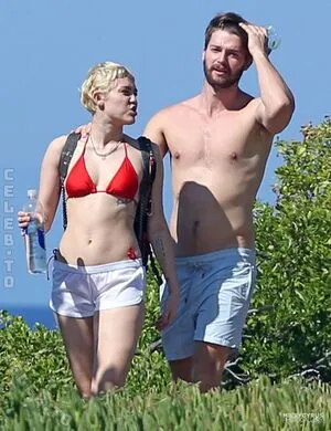 Miley Cyrus OnlyFans Leaked Free Thumbnail Picture - #OlSZ1ey827