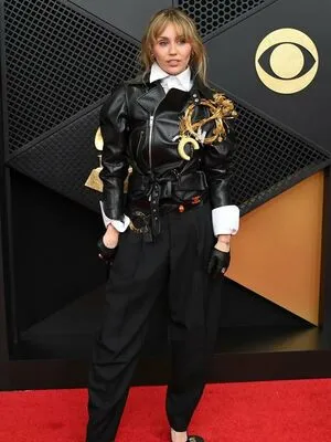 Miley Cyrus OnlyFans Leaked Free Thumbnail Picture - #Prgq12aogm