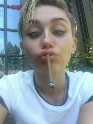 Miley Cyrus OnlyFans Leaked Free Thumbnail Picture - #QF7i9vLJ7k