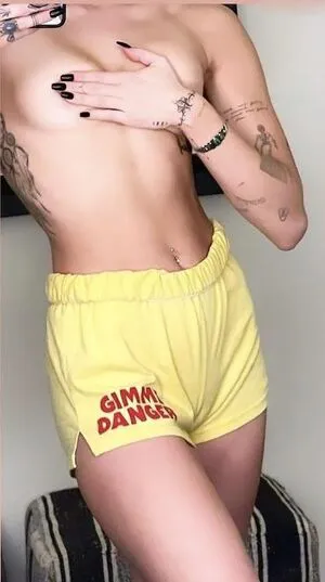 Miley Cyrus OnlyFans Leaked Free Thumbnail Picture - #QFHQsrzLab