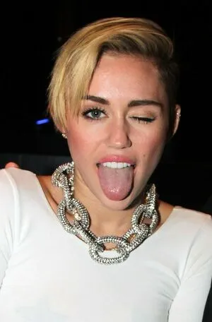 Miley Cyrus OnlyFans Leaked Free Thumbnail Picture - #Qr6eLwGDGz