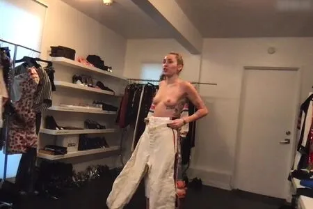 Miley Cyrus OnlyFans Leaked Free Thumbnail Picture - #QsoNxfw9MY