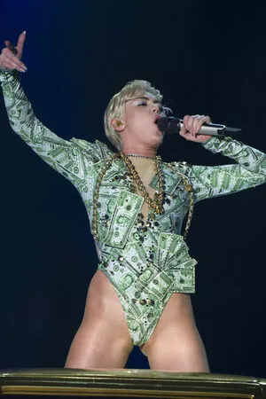 Miley Cyrus OnlyFans Leaked Free Thumbnail Picture - #RBBUzhxjdN