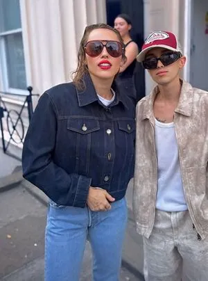Miley Cyrus OnlyFans Leaked Free Thumbnail Picture - #RktwALltIa