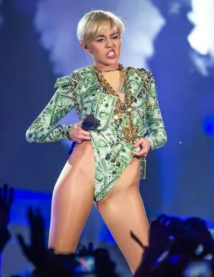 Miley Cyrus OnlyFans Leaked Free Thumbnail Picture - #RuzY3Sdk24