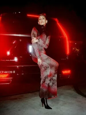 Miley Cyrus OnlyFans Leaked Free Thumbnail Picture - #SwxW71DTA7